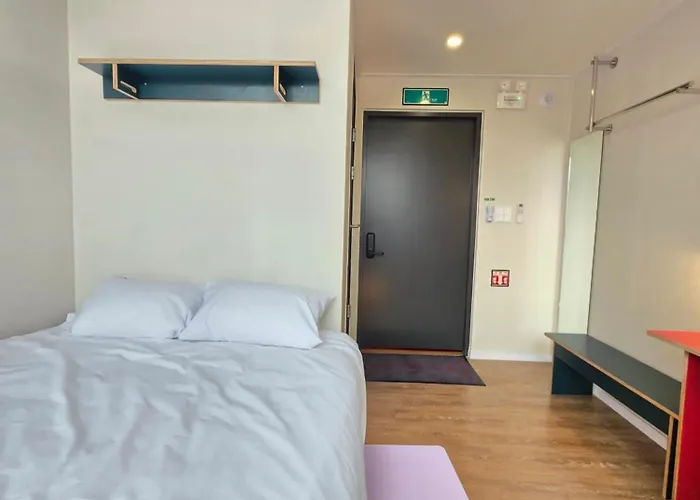 Quantum Hotel, Station Br ホテル